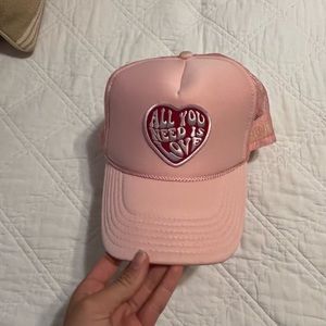 “All you need is love” trucker hat
